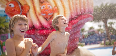 Hotels close to theme parks